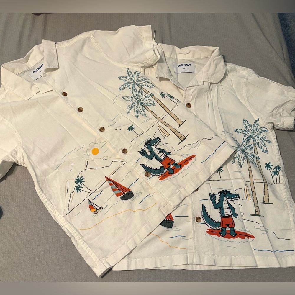 Old Navy Cream Button-Up Shirt size 6-7 boys